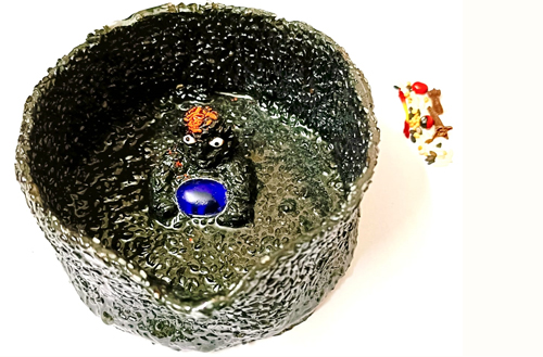 Handmade काले तिल से हस्त निर्मित शनि दान पात्र